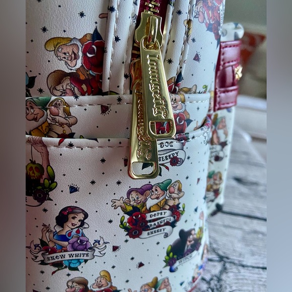 NWT! Disney Princess COLLECTION EXCLUSIVE Snow White Backpack - Picture 5 of 8